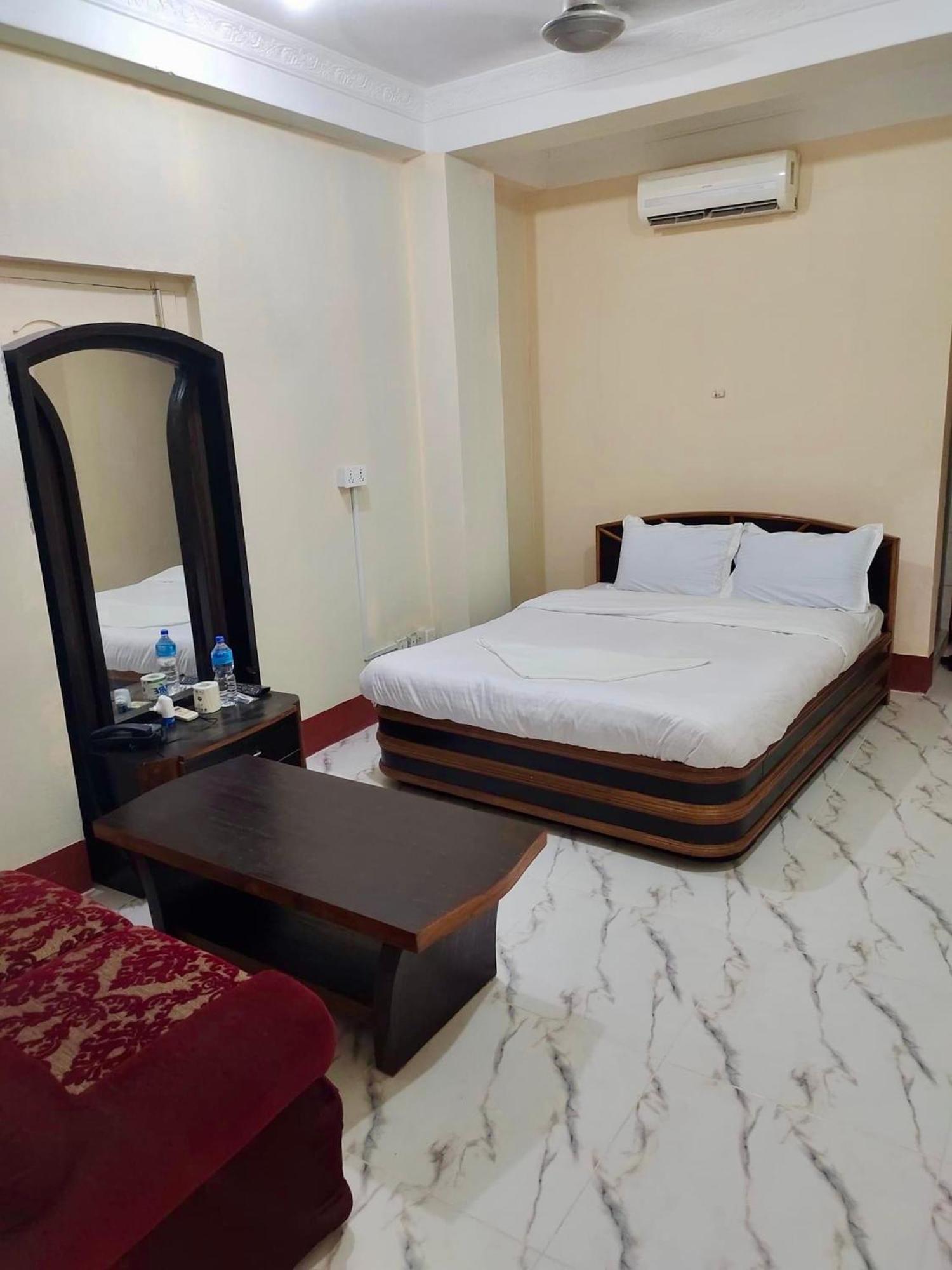 Hotel Samrat Inn Pvt Ltd Lahan Zewnętrze zdjęcie