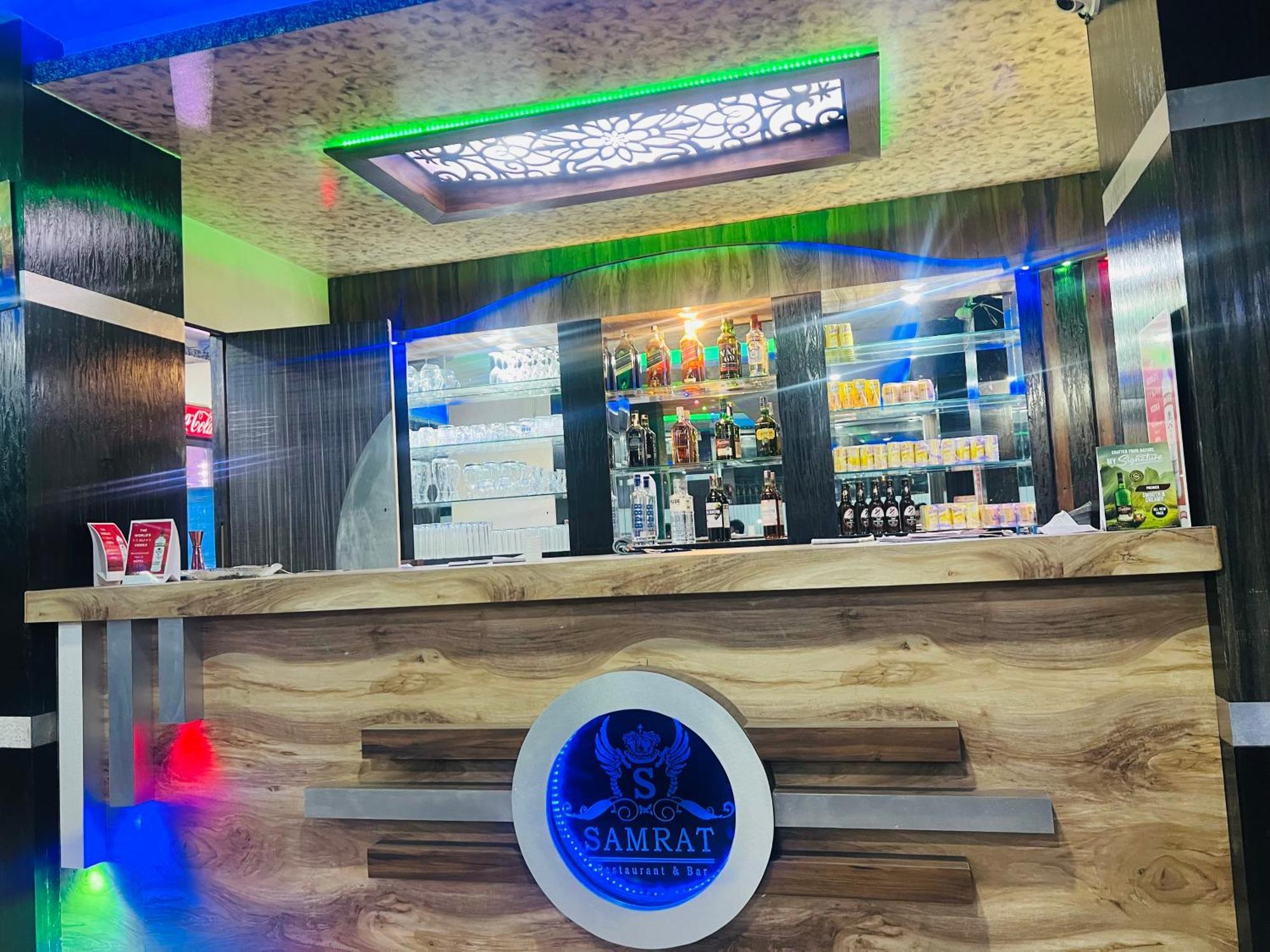 Hotel Samrat Inn Pvt Ltd Lahan Zewnętrze zdjęcie