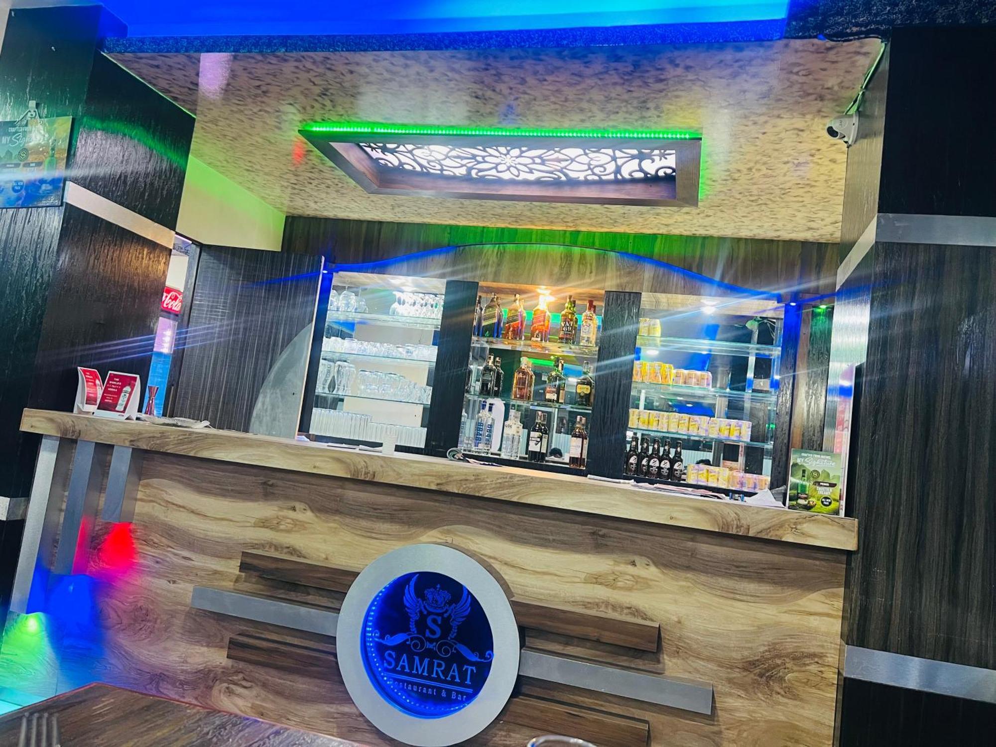 Hotel Samrat Inn Pvt Ltd Lahan Zewnętrze zdjęcie